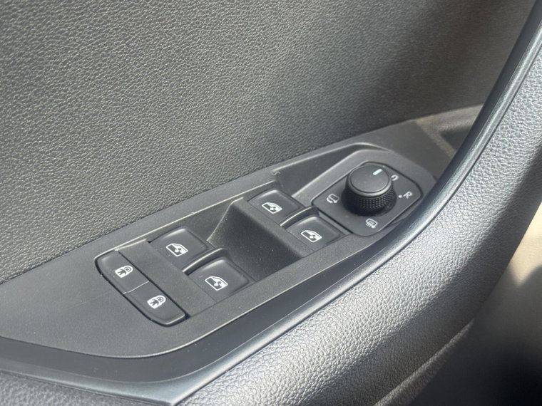 Vehicle Image 28