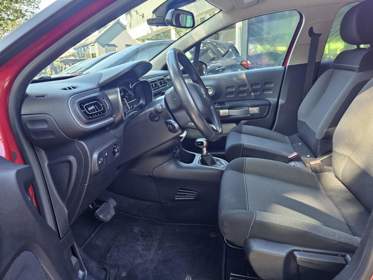 Vehicle Image 14