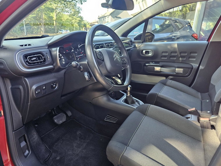 Vehicle Image 18