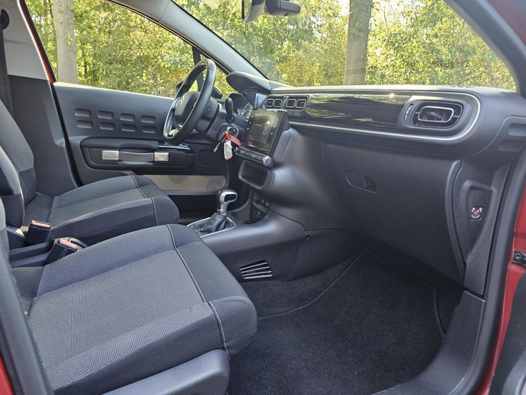 Vehicle Image 19