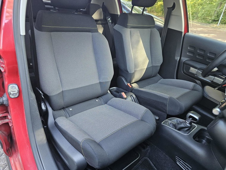 Vehicle Image 21