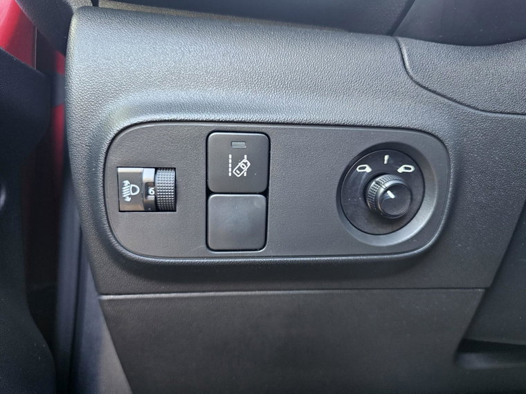 Vehicle Image 32