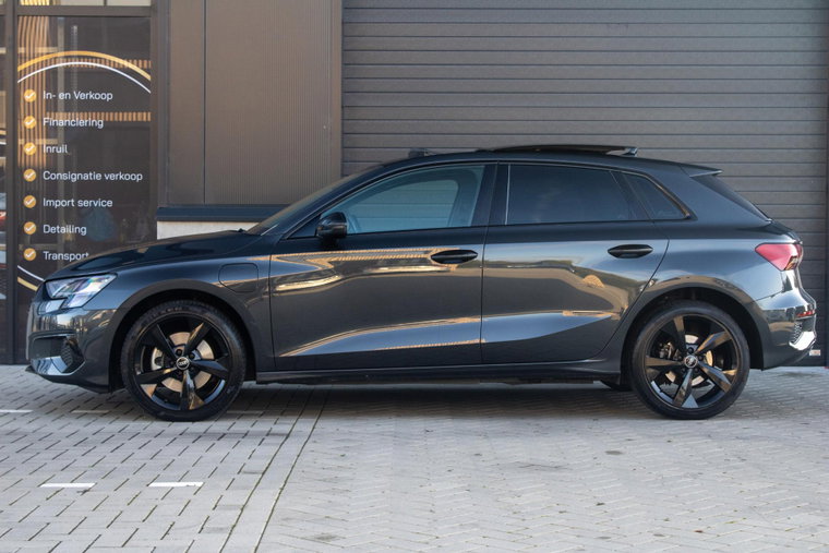 Vehicle Image 19