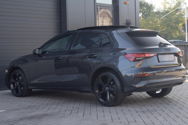 Vehicle Image 33