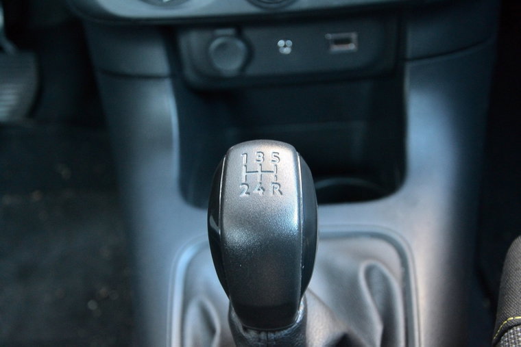 Vehicle Image 13