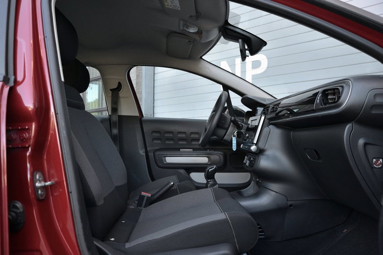 Vehicle Image 8