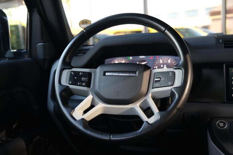 Vehicle Image 25