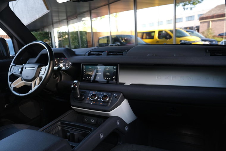 Vehicle Image 42