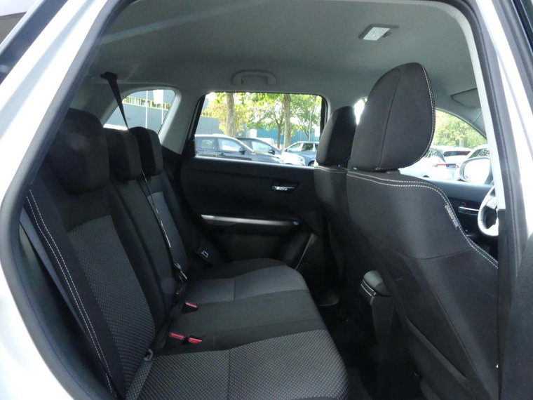 Vehicle Image 33