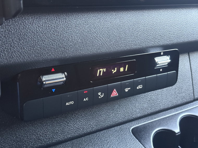 Vehicle Image 27