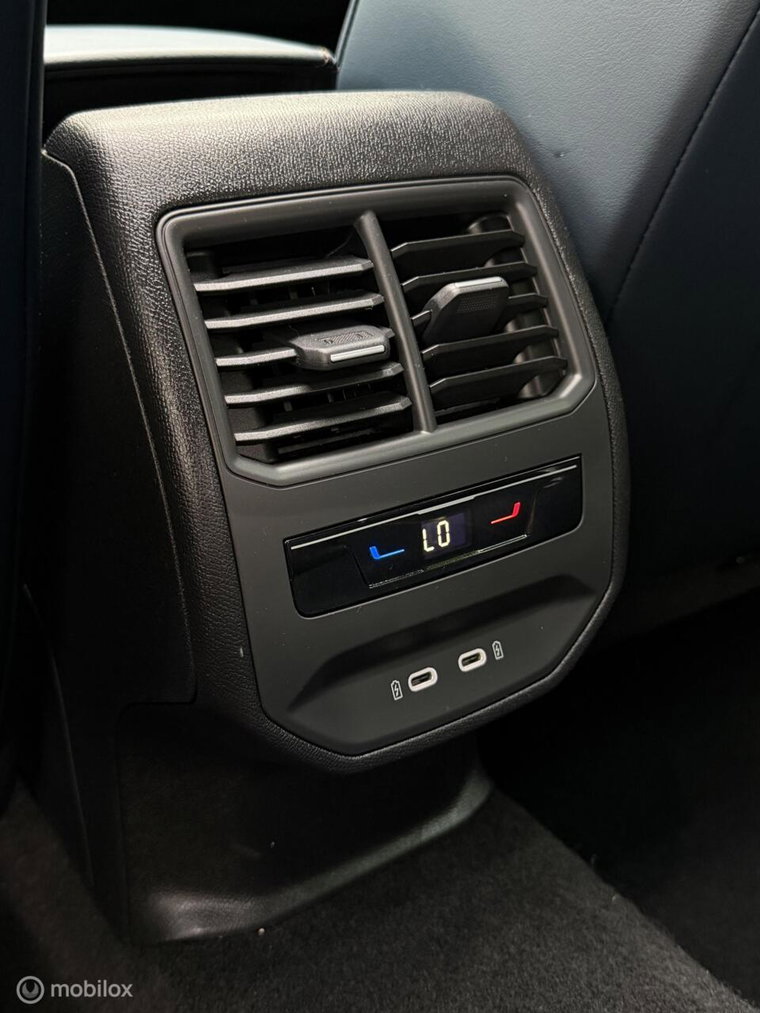 Vehicle Image 51