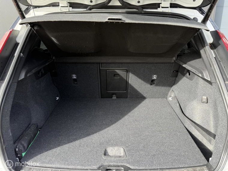 Vehicle Image 27