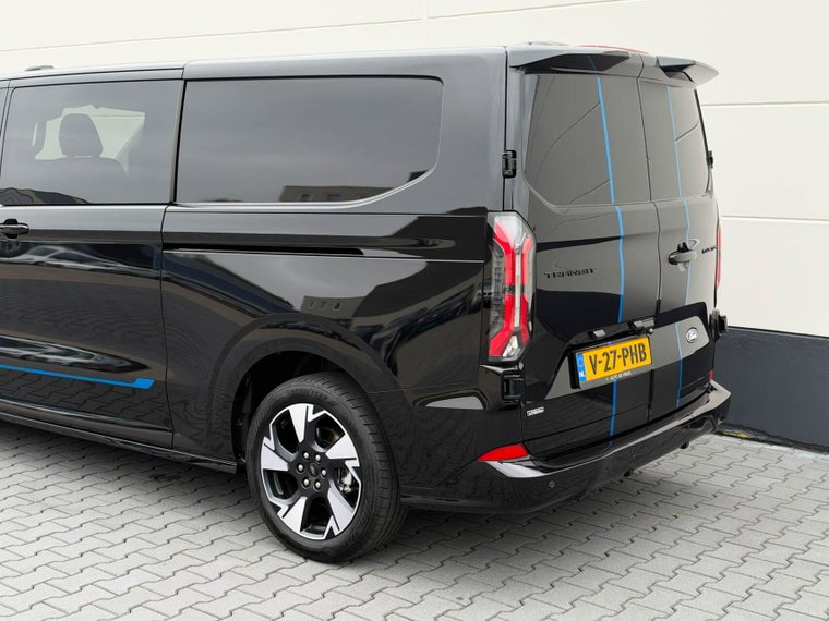 Vehicle Image 32