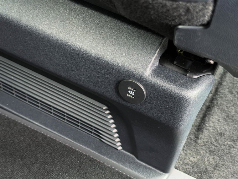 Vehicle Image 36