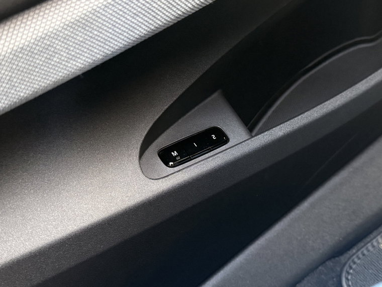 Vehicle Image 40