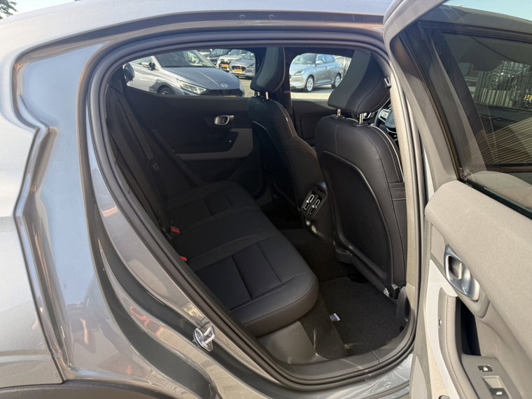 Vehicle Image 45