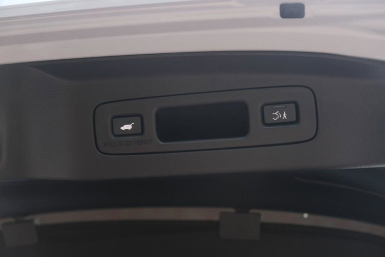 Vehicle Image 33