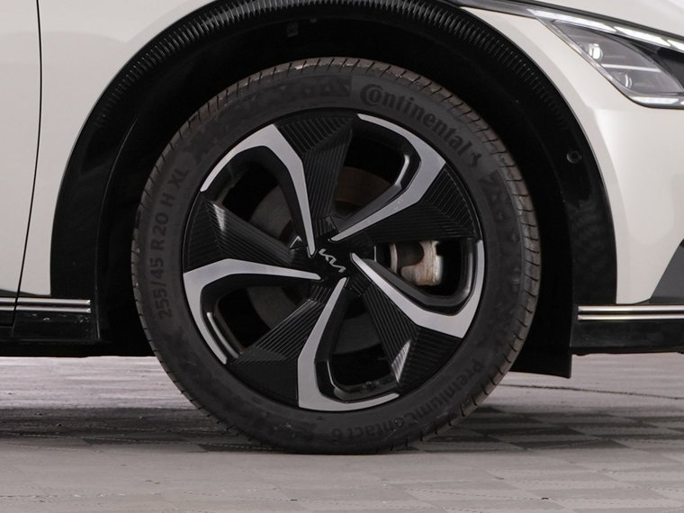 Vehicle Image 40