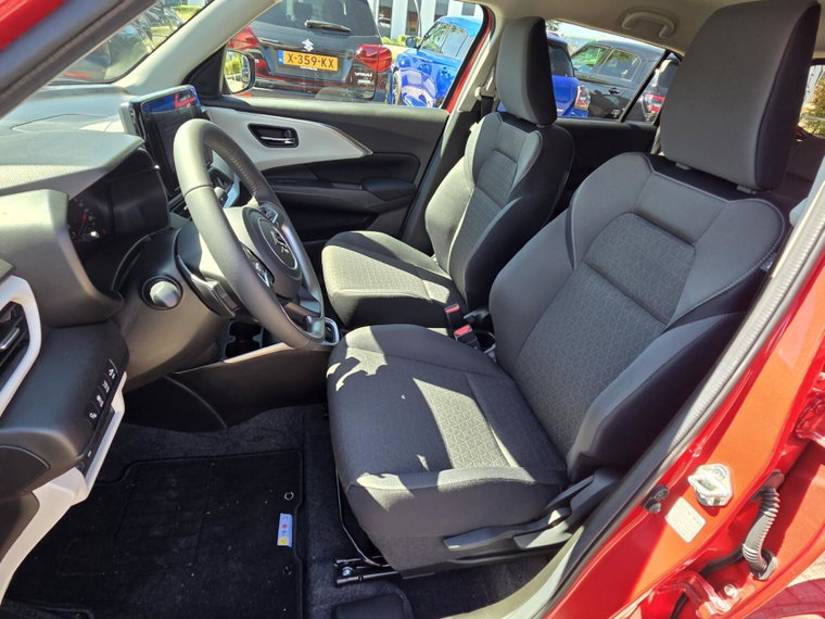 Vehicle Image 10