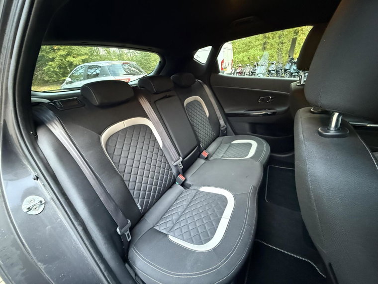 Vehicle Image 23