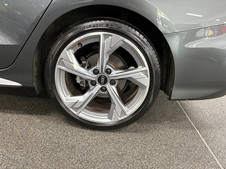 Vehicle Image 38