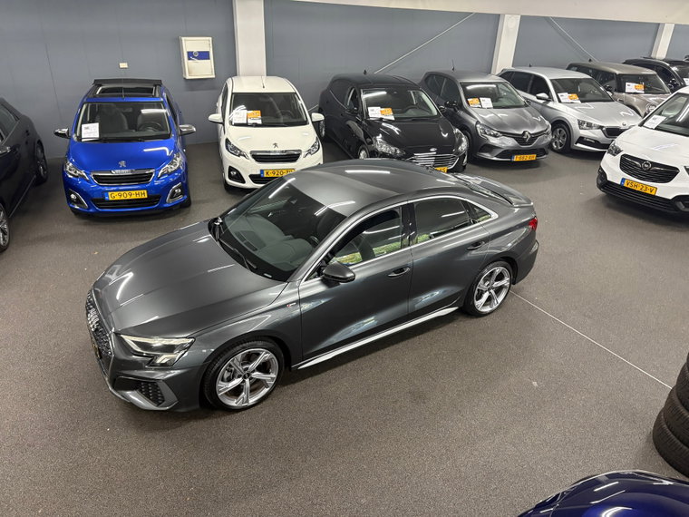 Vehicle Image 40