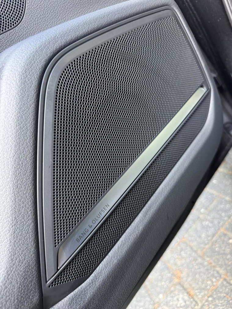 Vehicle Image 35