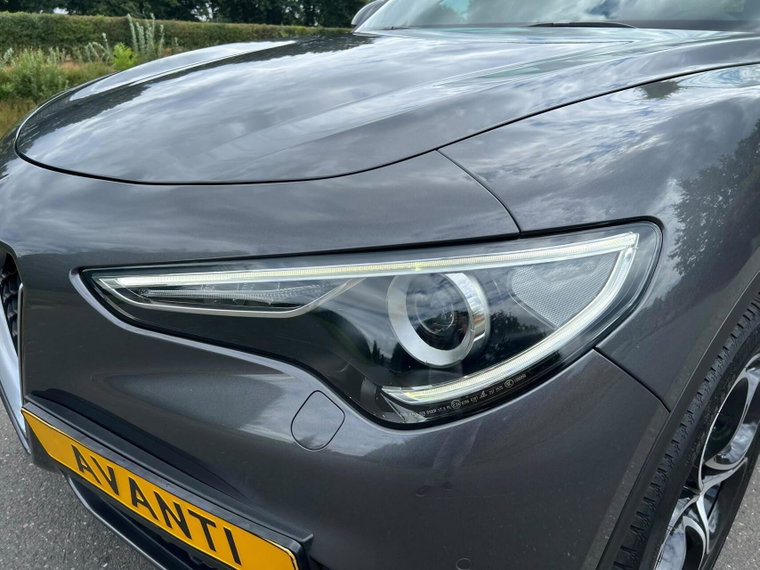 Vehicle Image 22