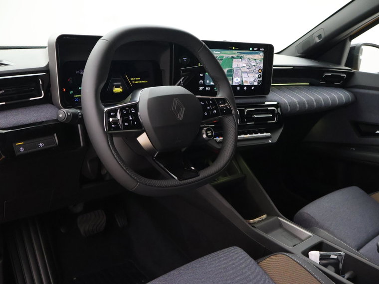 Vehicle Image 32