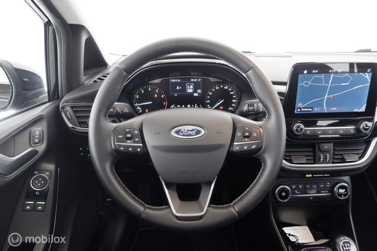 Vehicle Image 12