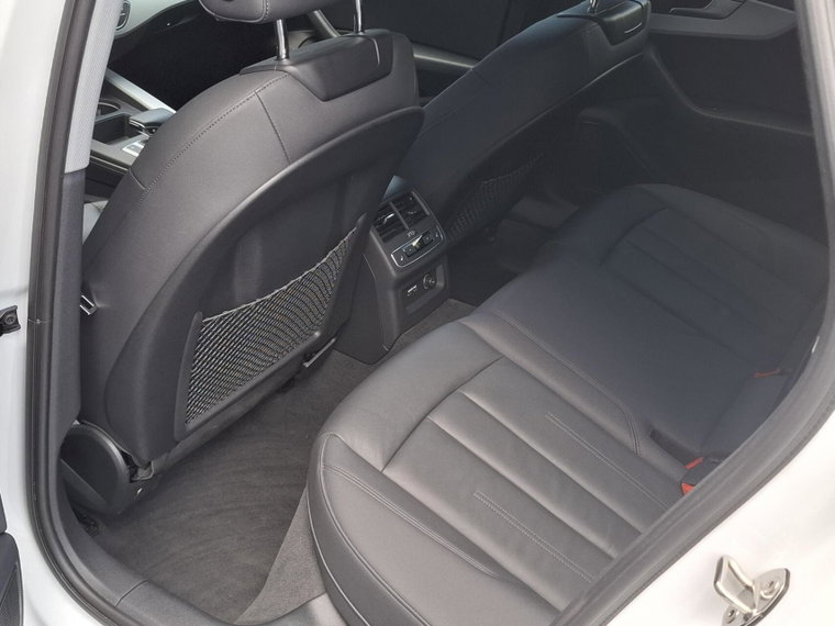 Vehicle Image 23