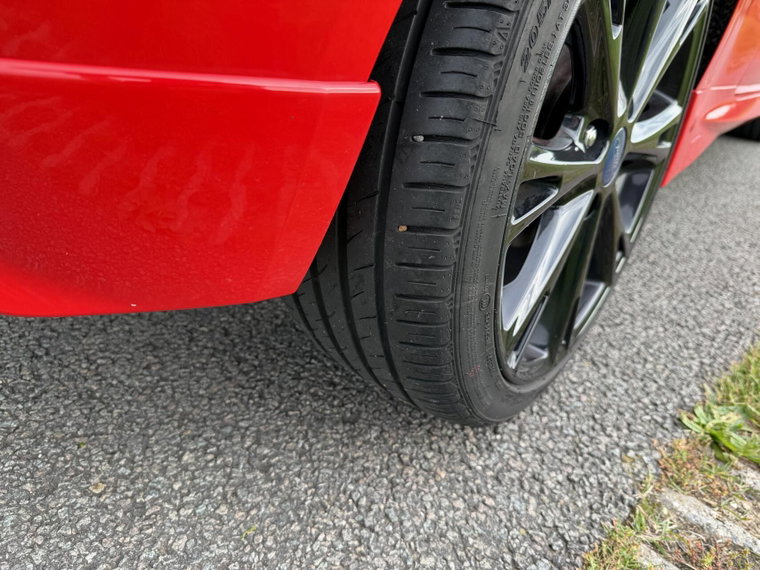 Vehicle Image 25