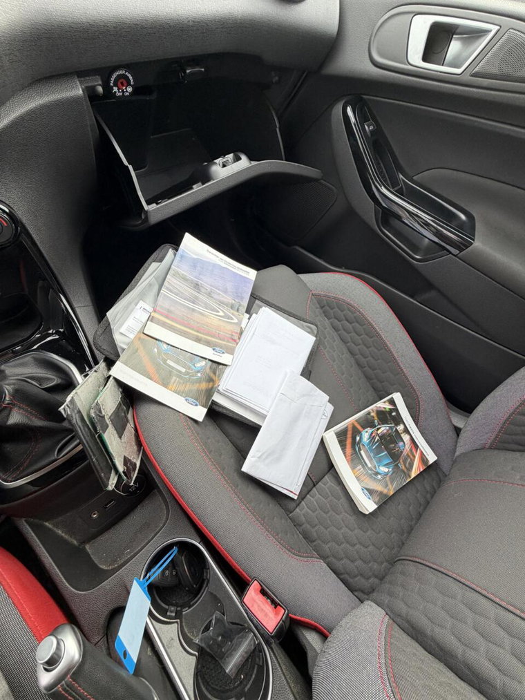 Vehicle Image 8