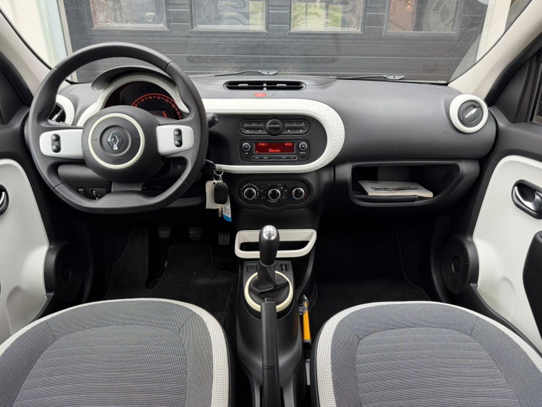 Vehicle Image 23