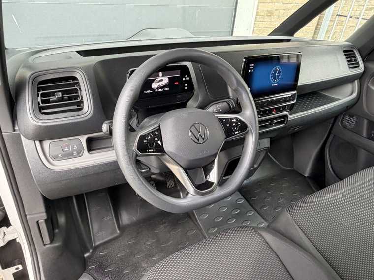 Vehicle Image 25