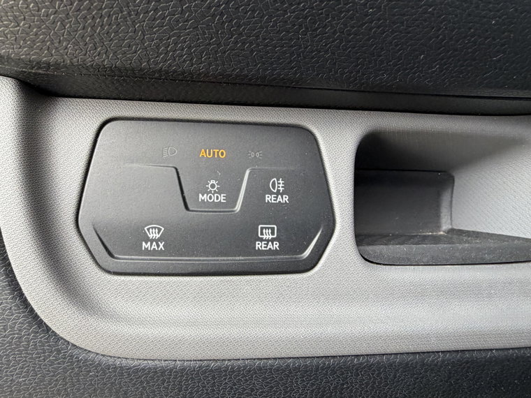 Vehicle Image 37