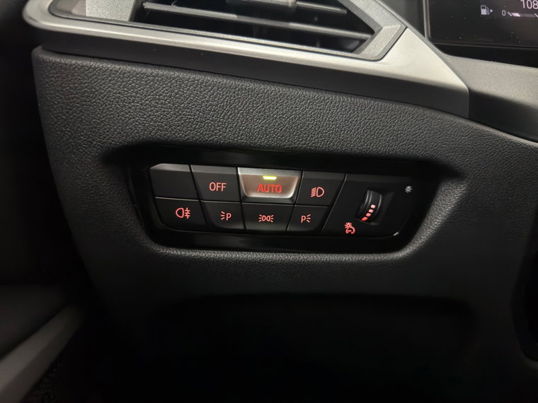 Vehicle Image 26
