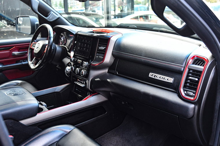 Vehicle Image 13