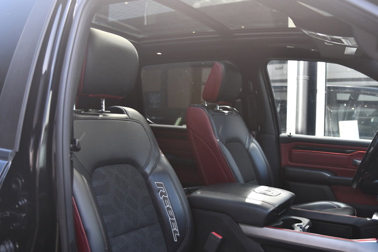 Vehicle Image 21