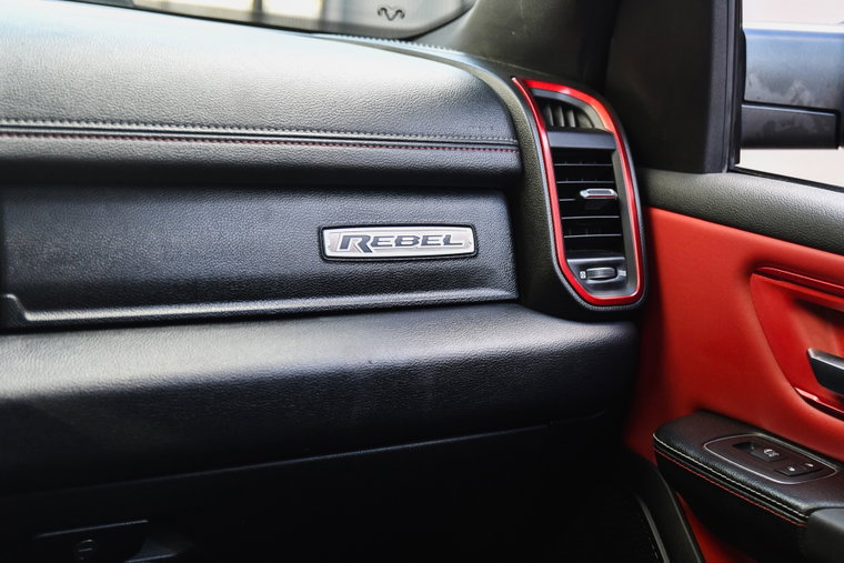 Vehicle Image 24
