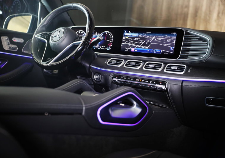Vehicle Image 6