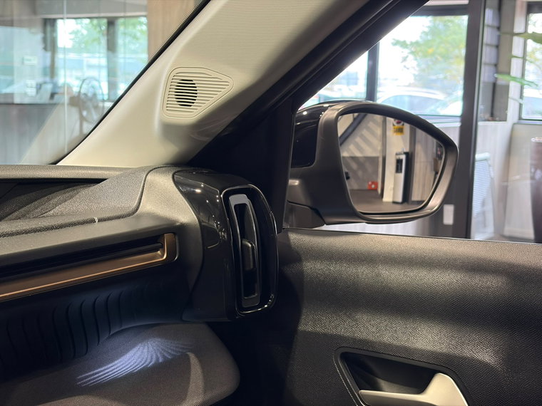 Vehicle Image 39