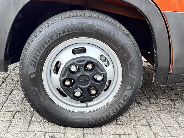 Vehicle Image 26