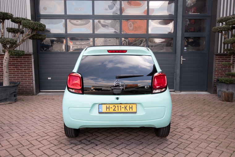 Vehicle Image 12