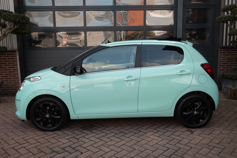 Vehicle Image 16