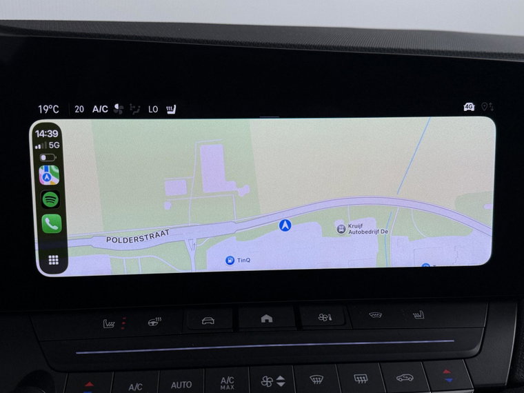 Vehicle Image 17