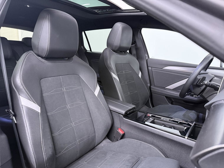 Vehicle Image 38