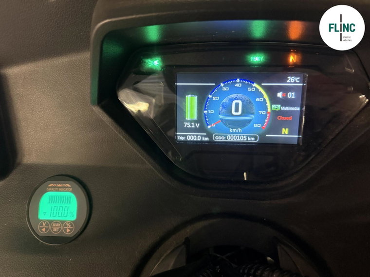 Vehicle Image 8