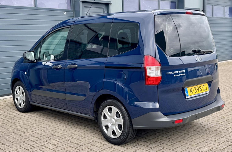 Vehicle Image 8