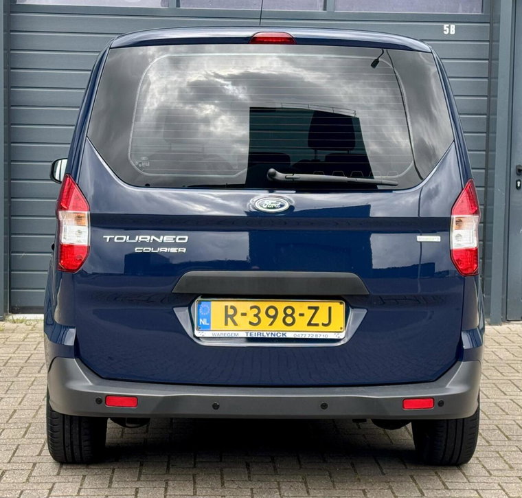 Vehicle Image 9